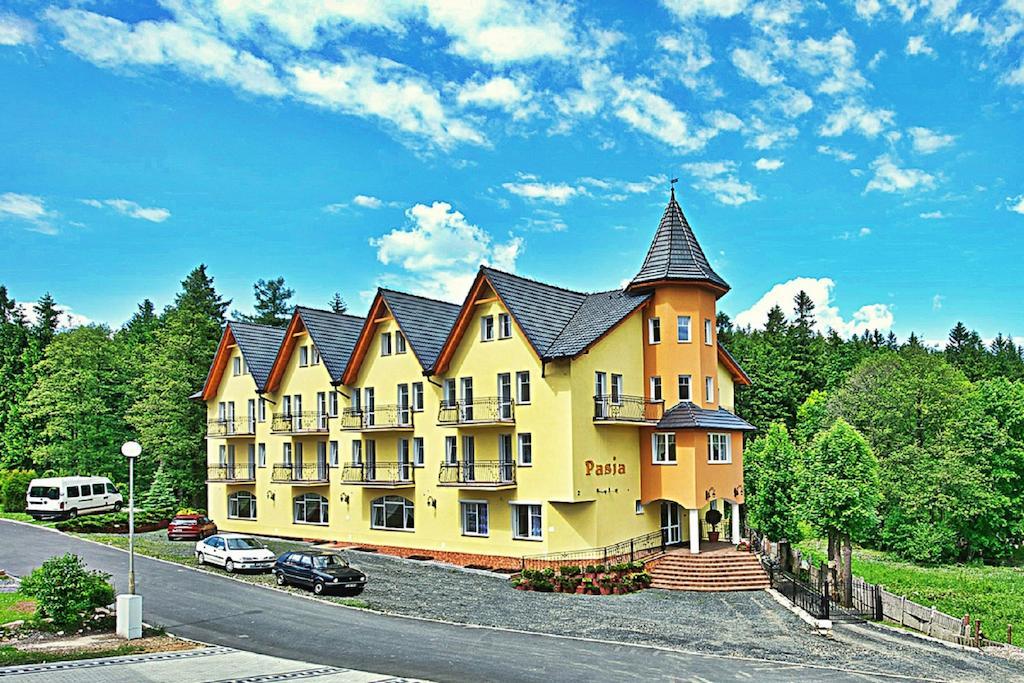 Świeradów-Zdrój Pasja Bed & Breakfast エクステリア 写真